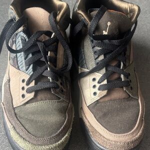 Air Jordan 3 Retro SE Sneakers